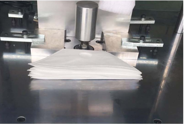 口罩呼吸阀冲孔机超声波布料冲孔机杯型口罩呼吸阀打孔机