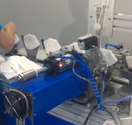全自动折叠口罩一体机